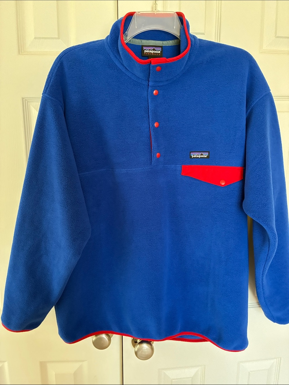 Patagonia Synchilla  Men’s  Blue Fleece Pullover with Red Trim New W/Out Tag XL